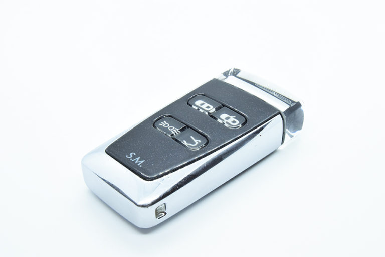 Aston Martin Onyx Black repaired & personalised Glass key