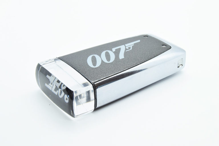 Aston Martin Cumberland Grey 007 Glass key