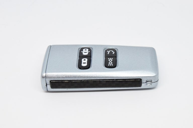Skyfall Silver with Carbon Fibre Effect Side Blades Upgraded Aston Martin Valet ECU Key