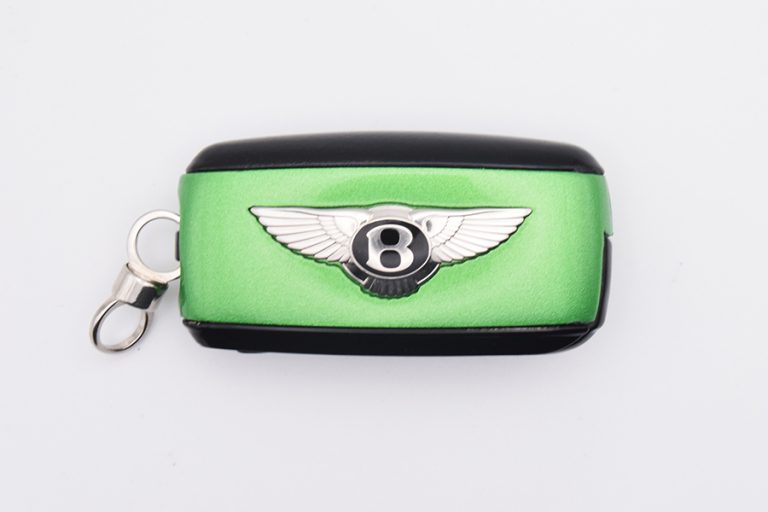 Apple Green Metallic & Black Bentley Continental GT Flip Key