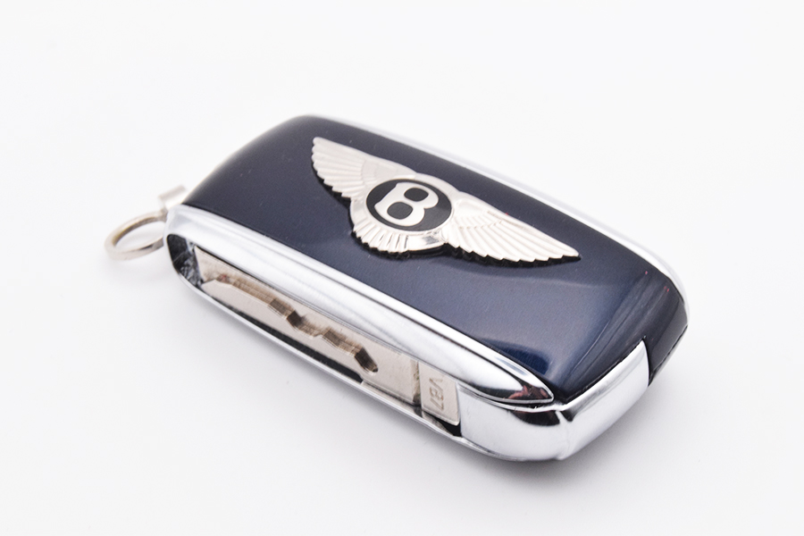 Dark Sapphire Bentley Continental GT Flip Key Upgrade Phoenix Bespoke Dark Sapphire Bentley Continental GT Flip Key Upgrade Phoenix Bespoke