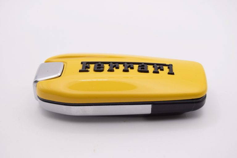 Giallo Modena & Black Ferrari Smart Key