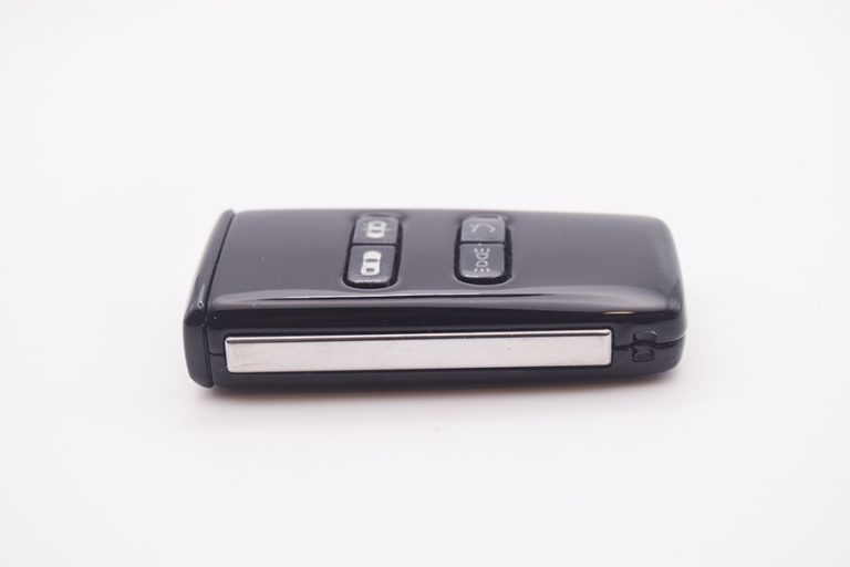 Gloss Black Valet ECU Key with Phoenix White Button Upgrade
